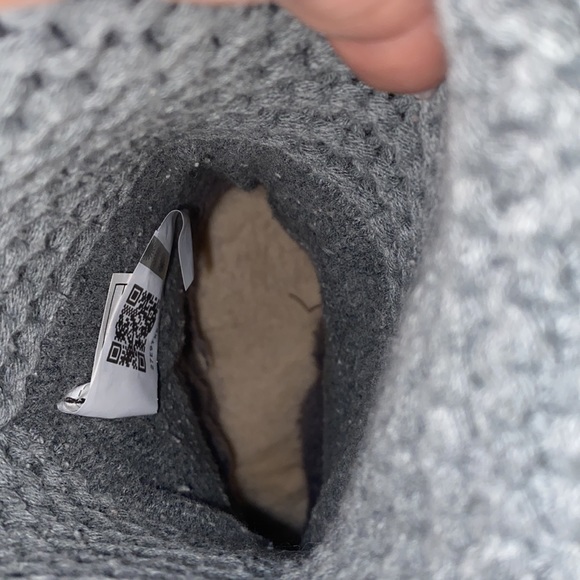 Grey UGG boots - Picture 3 of 8